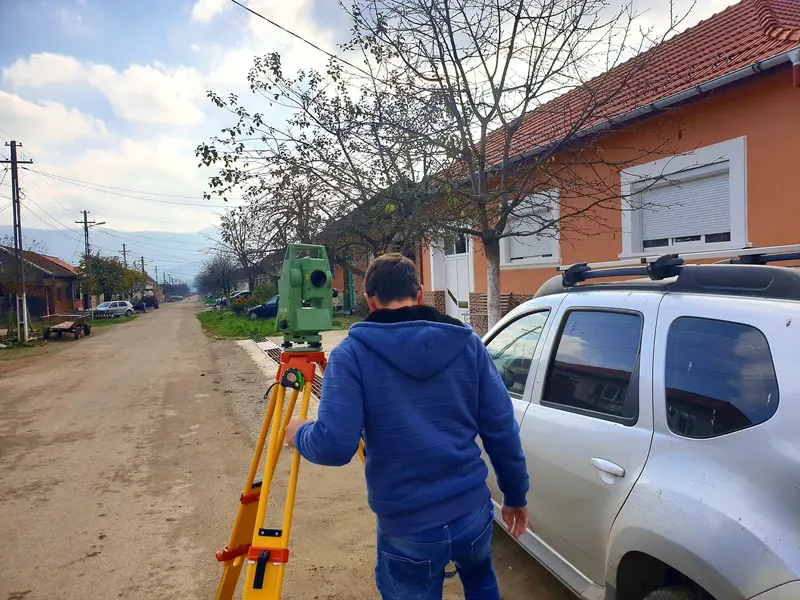 Drumuri și rețele de apă, Lăpușnicu Mare — documentație topografică avizată OCPI, măsurători cu stația totală, GNSS și drona — Map Design