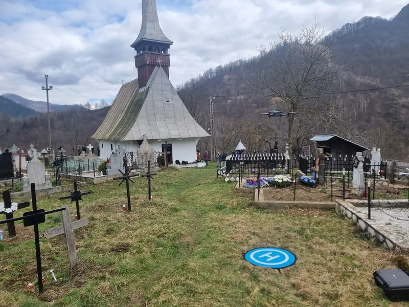 Biserica de lemn, Sartăș — fotogrametrie cu drona și model 3D, măsurători cu stația totală și GNSS — Map Design